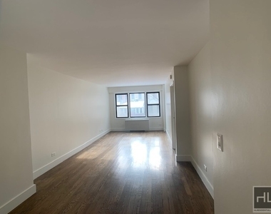 East 63 Street - Photo Thumbnail 2