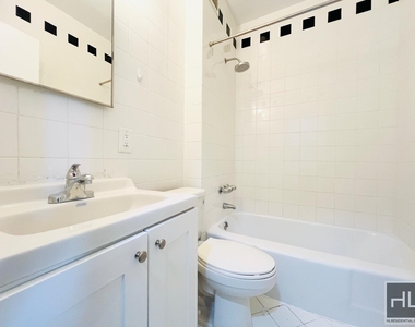 West 34th Street - Photo Thumbnail 5