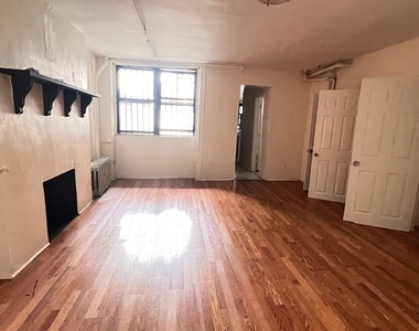 453 West 148 Street - Photo Thumbnail 3