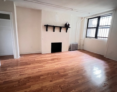 453 West 148 Street - Photo Thumbnail 2