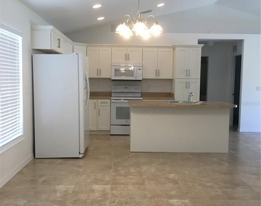 1425 5th Avenue - Photo Thumbnail 1