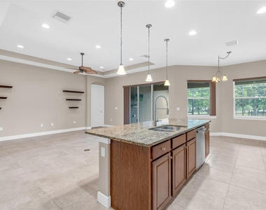 903 Victoria Hills Drive S - Photo Thumbnail 11