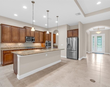 903 Victoria Hills Drive S - Photo Thumbnail 4