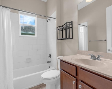 903 Victoria Hills Drive S - Photo Thumbnail 18