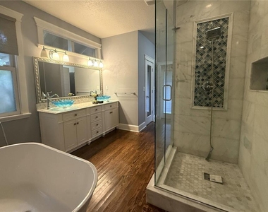 1016 E Powhatan Avenue - Photo Thumbnail 17