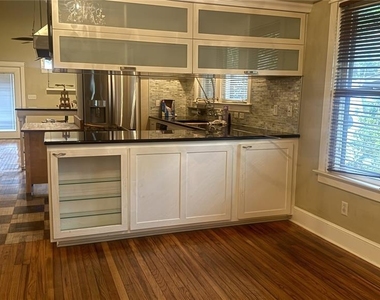 1016 E Powhatan Avenue - Photo Thumbnail 7