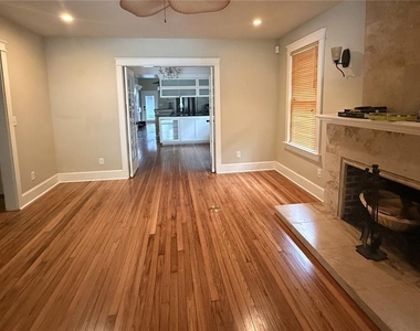 1016 E Powhatan Avenue - Photo Thumbnail 5