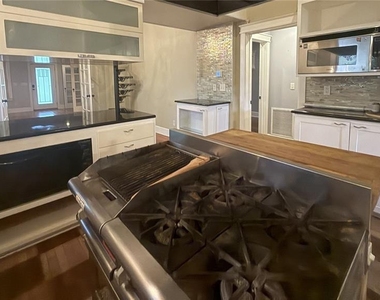1016 E Powhatan Avenue - Photo Thumbnail 10