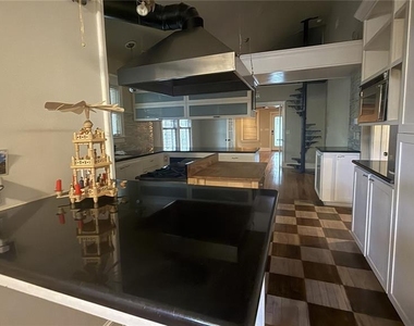1016 E Powhatan Avenue - Photo Thumbnail 13
