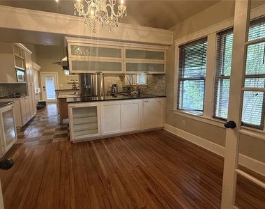 1016 E Powhatan Avenue - Photo Thumbnail 6