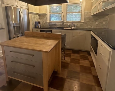1016 E Powhatan Avenue - Photo Thumbnail 9