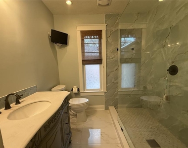 1016 E Powhatan Avenue - Photo Thumbnail 25