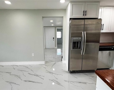 130 Virginia Court - Photo Thumbnail 22