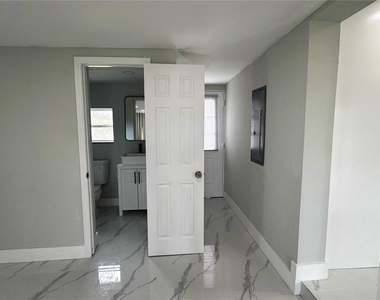 130 Virginia Court - Photo Thumbnail 27