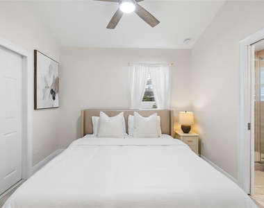 4202 W Palmira Avenue - Photo Thumbnail 17
