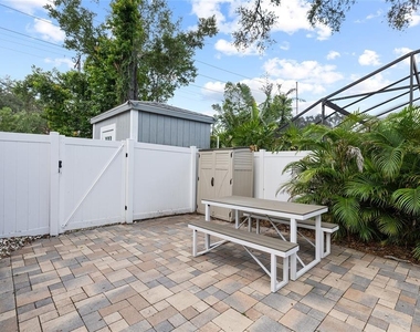 4202 W Palmira Avenue - Photo Thumbnail 31
