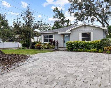 4202 W Palmira Avenue - Photo Thumbnail 2