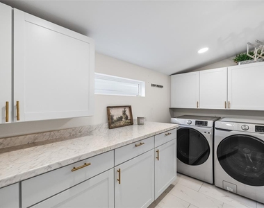 4202 W Palmira Avenue - Photo Thumbnail 18