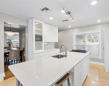 4202 W Palmira Avenue - Photo Thumbnail 29