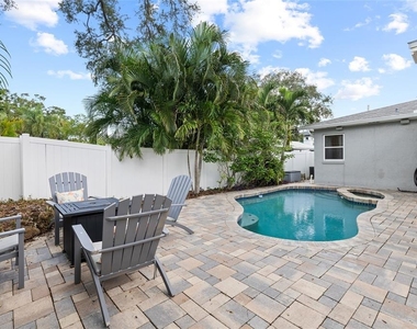 4202 W Palmira Avenue - Photo Thumbnail 22