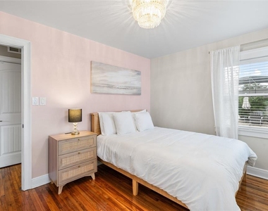 4202 W Palmira Avenue - Photo Thumbnail 15