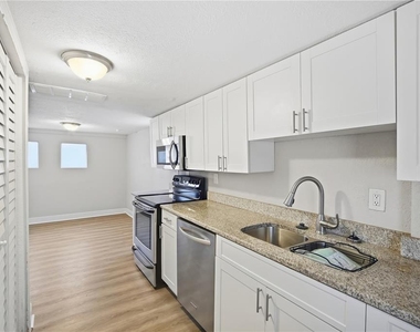 115 W Allison Court - Photo Thumbnail 7