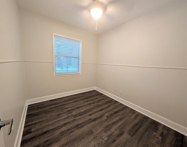 3902 W Paxton Avenue - Photo Thumbnail 12