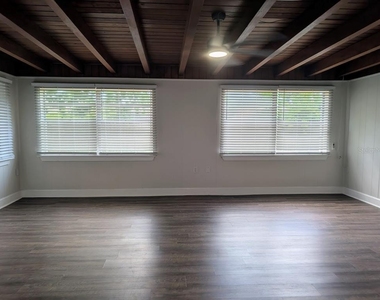 3902 W Paxton Avenue - Photo Thumbnail 6