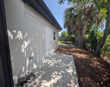 3902 W Paxton Avenue - Photo Thumbnail 20