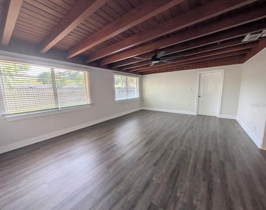 3902 W Paxton Avenue - Photo Thumbnail 5