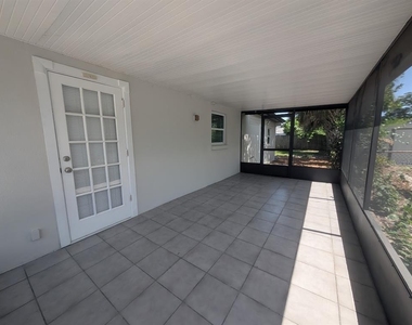 3902 W Paxton Avenue - Photo Thumbnail 14