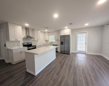 3902 W Paxton Avenue - Photo Thumbnail 2