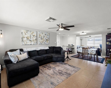 9135 Hermitage Lane - Photo Thumbnail 23