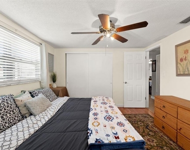 9135 Hermitage Lane - Photo Thumbnail 3