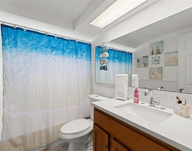 9135 Hermitage Lane - Photo Thumbnail 4