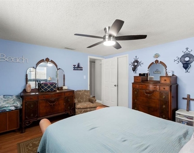 9135 Hermitage Lane - Photo Thumbnail 8