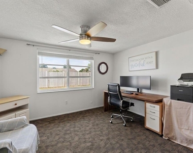9135 Hermitage Lane - Photo Thumbnail 28