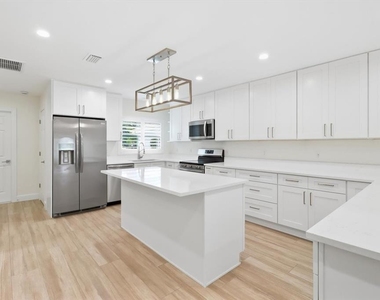 11625 W Riverhaven Drive - Photo Thumbnail 7