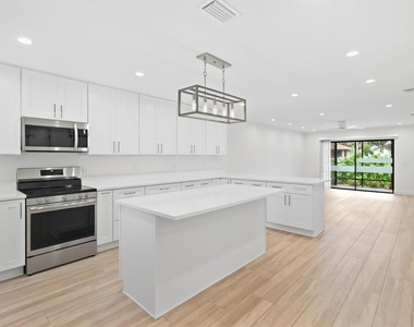 11625 W Riverhaven Drive - Photo Thumbnail 6