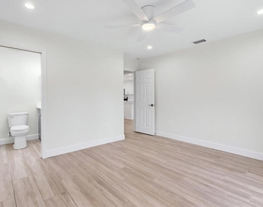 11625 W Riverhaven Drive - Photo Thumbnail 20