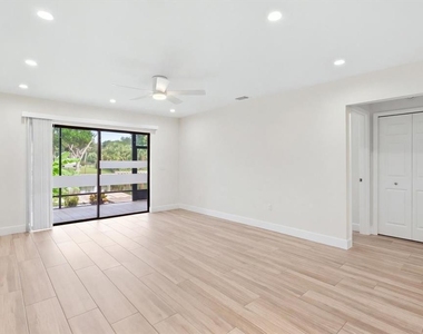 11625 W Riverhaven Drive - Photo Thumbnail 18