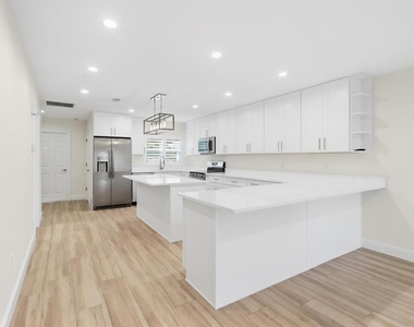 11625 W Riverhaven Drive - Photo Thumbnail 12
