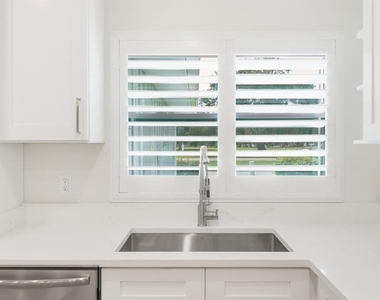 11625 W Riverhaven Drive - Photo Thumbnail 11