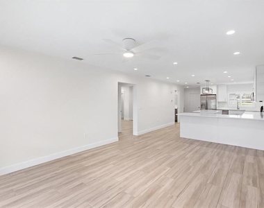11625 W Riverhaven Drive - Photo Thumbnail 15