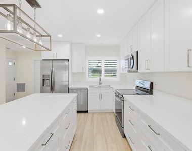 11625 W Riverhaven Drive - Photo Thumbnail 8