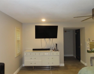 28524 Twinbrook Lane - Photo Thumbnail 10