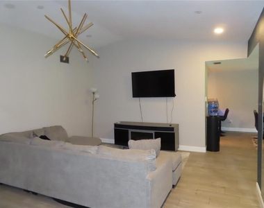 28524 Twinbrook Lane - Photo Thumbnail 3
