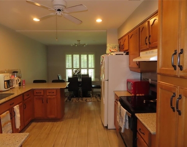 28524 Twinbrook Lane - Photo Thumbnail 7