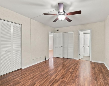 3036 Eastland Boulevard - Photo Thumbnail 11