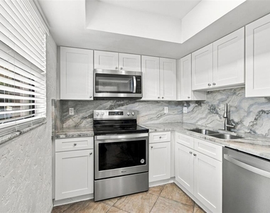 3036 Eastland Boulevard - Photo Thumbnail 7
